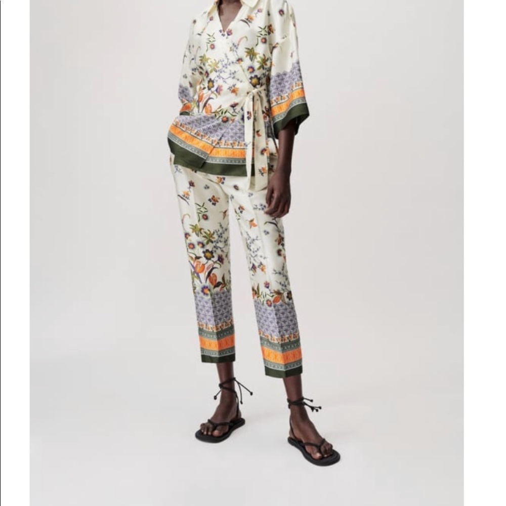 (NWT) Zara printed pants XS